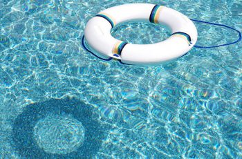 Choisir sa bouée piscine pour un été 2021 fun et insolite